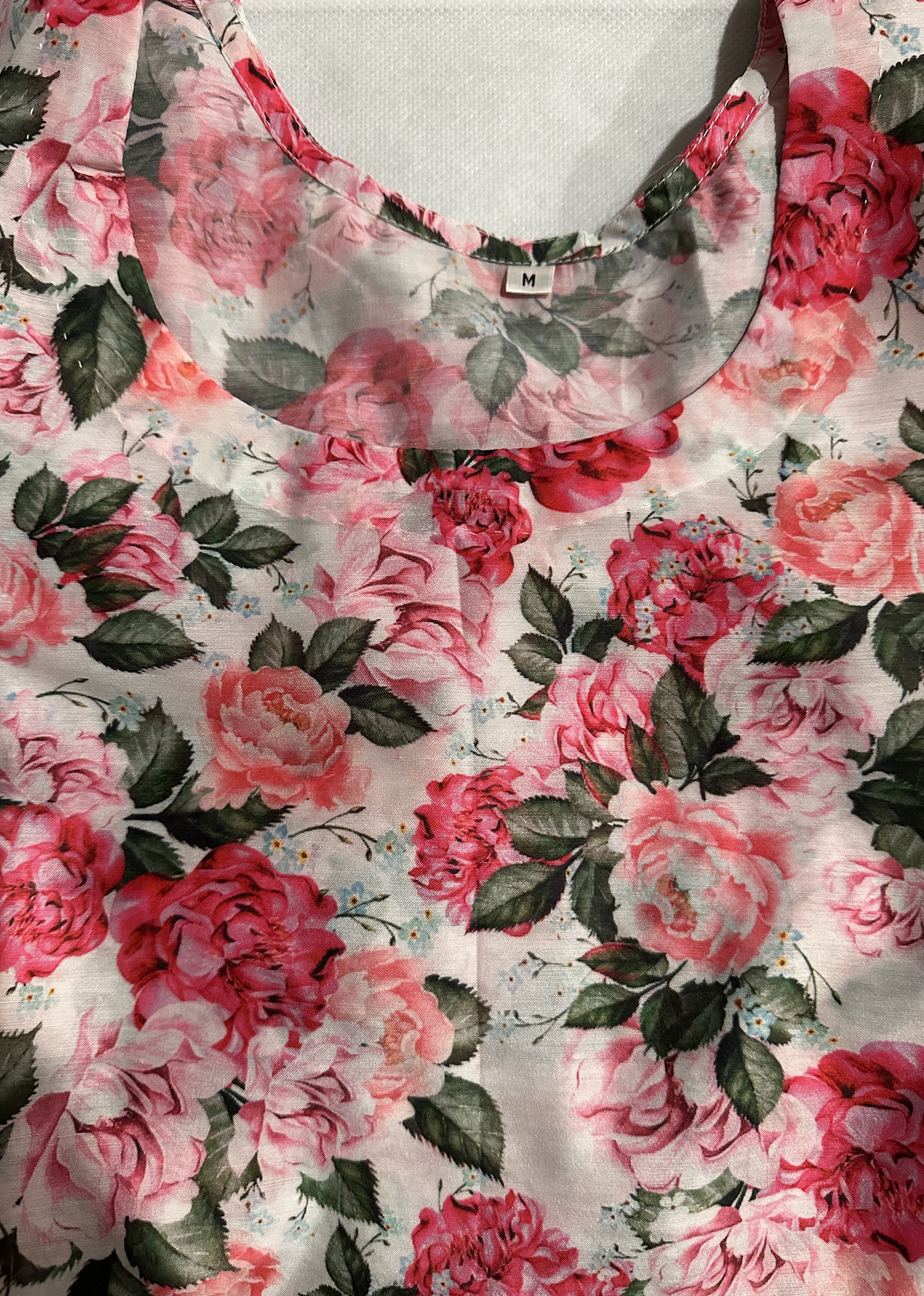 Women’s Rose Floral Print Straight Kurta | Round Neck, Set-In Sleeves